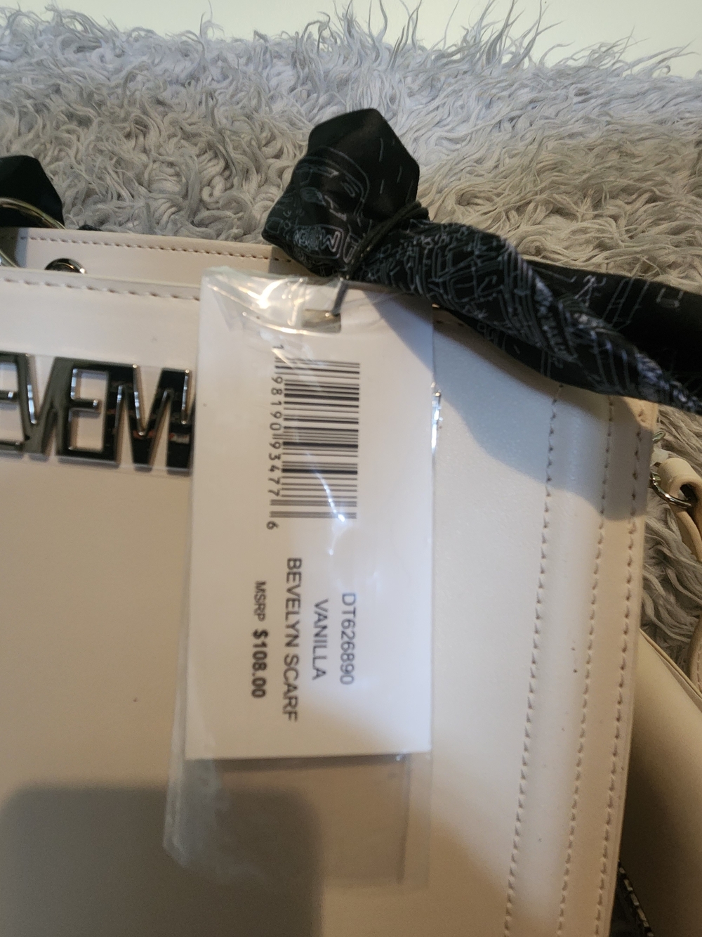 Steve Madden Bevelyn Purse- NWT- White Bag With Black Scarf - Picture 2 of 8